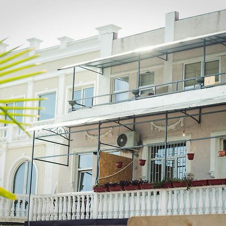 Guest House Esma Сухуми Екстериор снимка