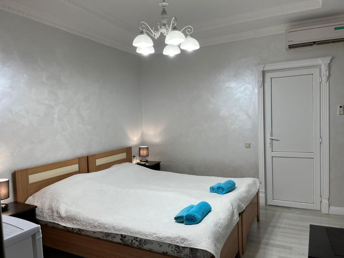 Guest House Esma Сухуми Екстериор снимка
