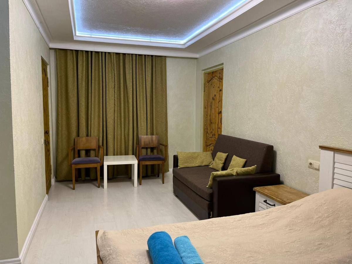 Guest House Esma Сухуми Екстериор снимка