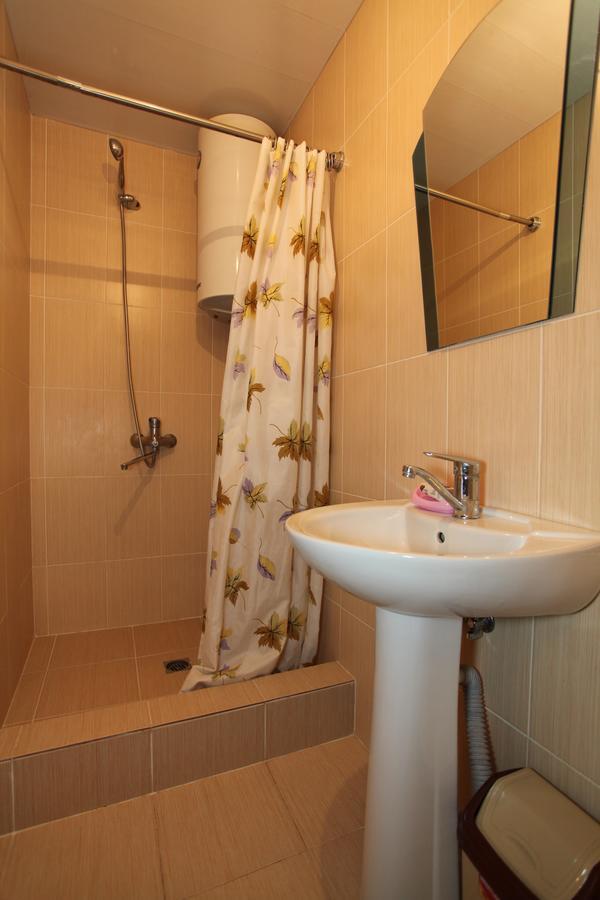 Guest House Esma Сухуми Екстериор снимка