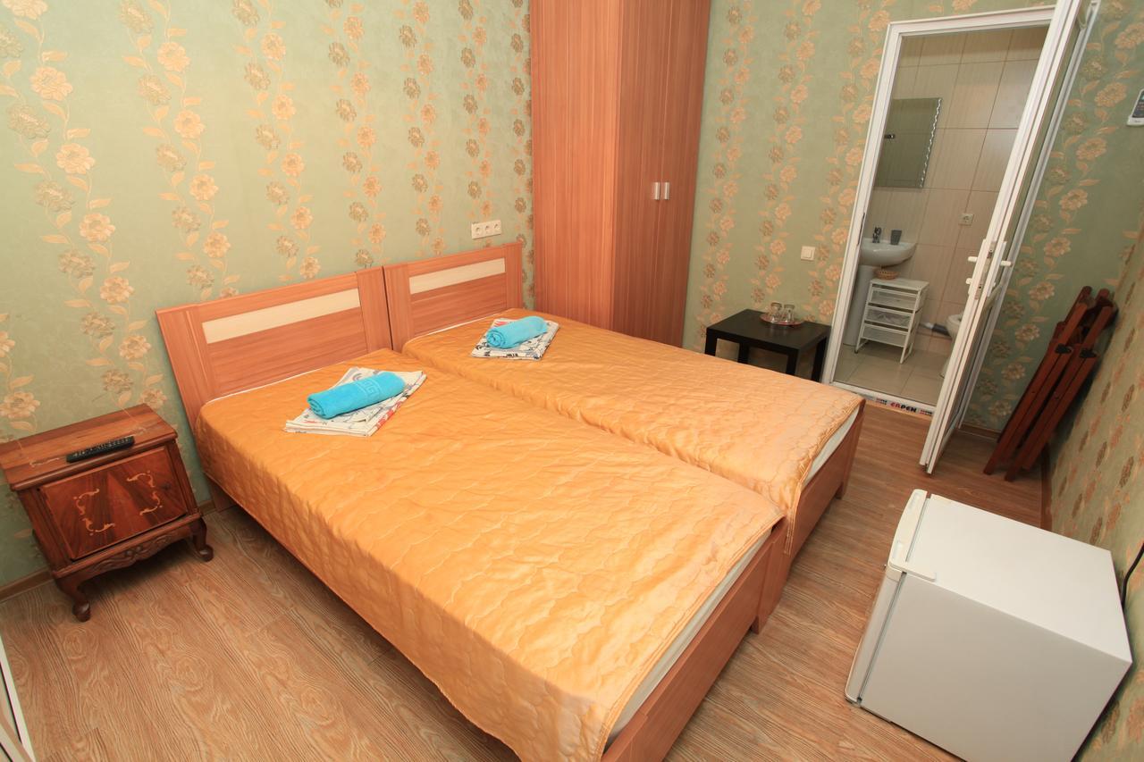 Guest House Esma Сухуми Екстериор снимка