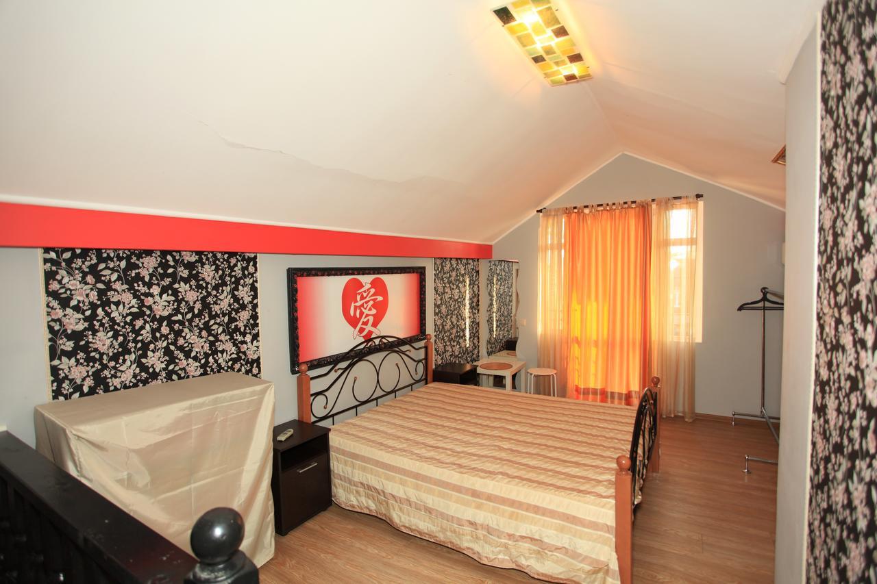 Guest House Esma Сухуми Екстериор снимка