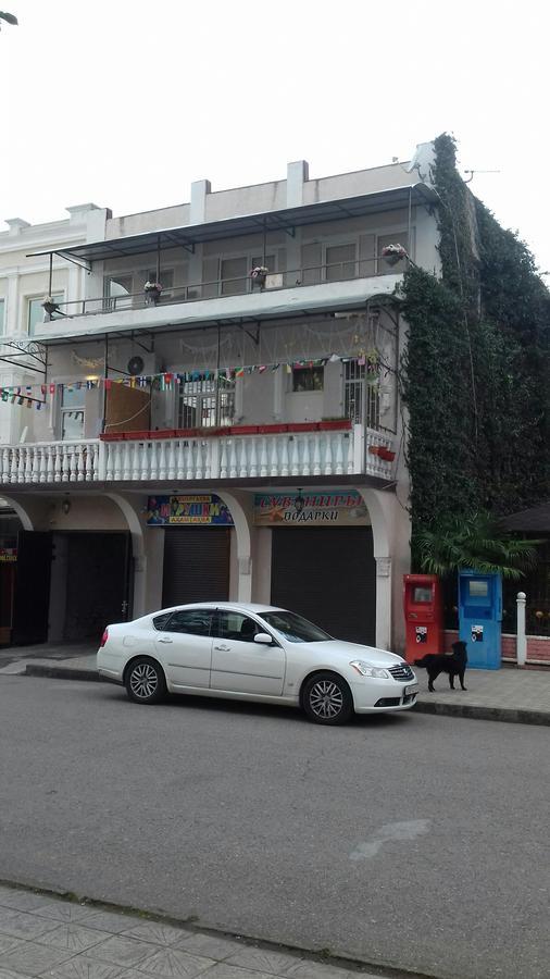 Guest House Esma Сухуми Екстериор снимка