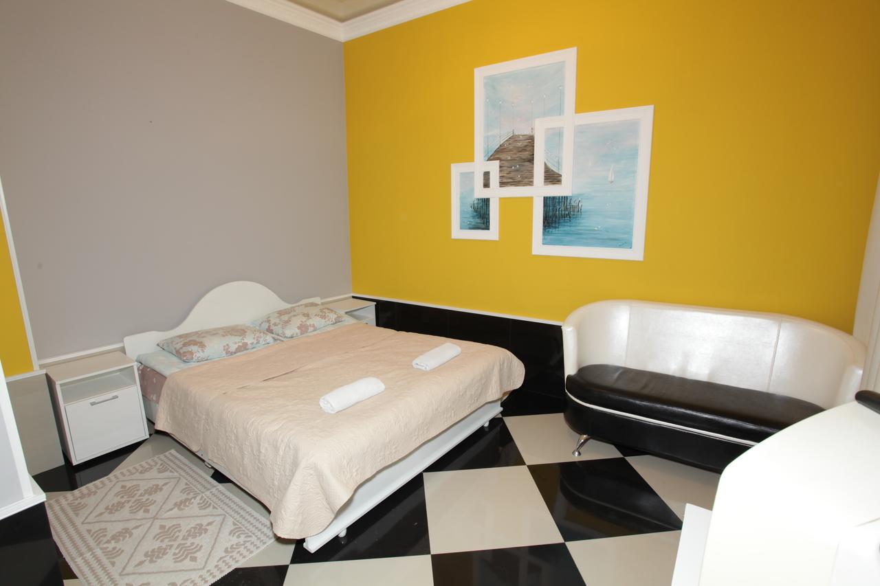 Guest House Esma Сухуми Екстериор снимка
