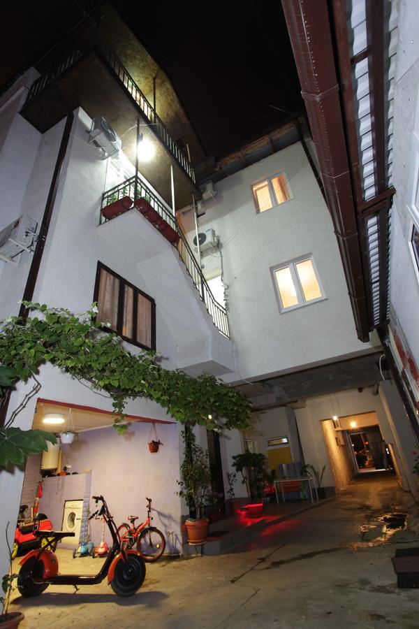 Guest House Esma Сухуми Екстериор снимка